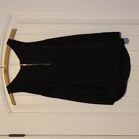 Back & silky tank top with gold back zipper - Picture 3 of 4